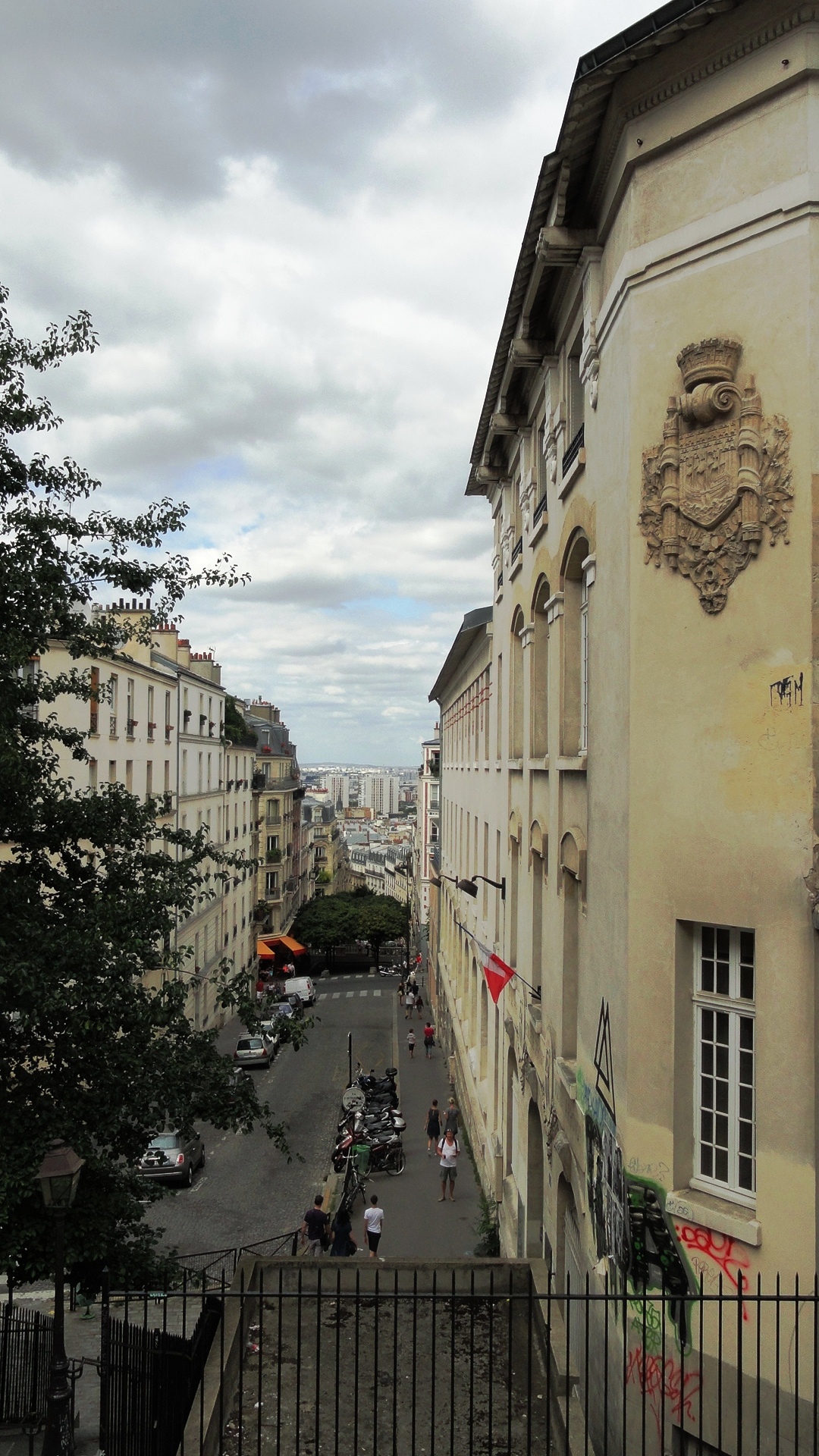 Montmartre - Rue Becquerel et ses escaliers - Vue sur la Seine-Saint-Denis