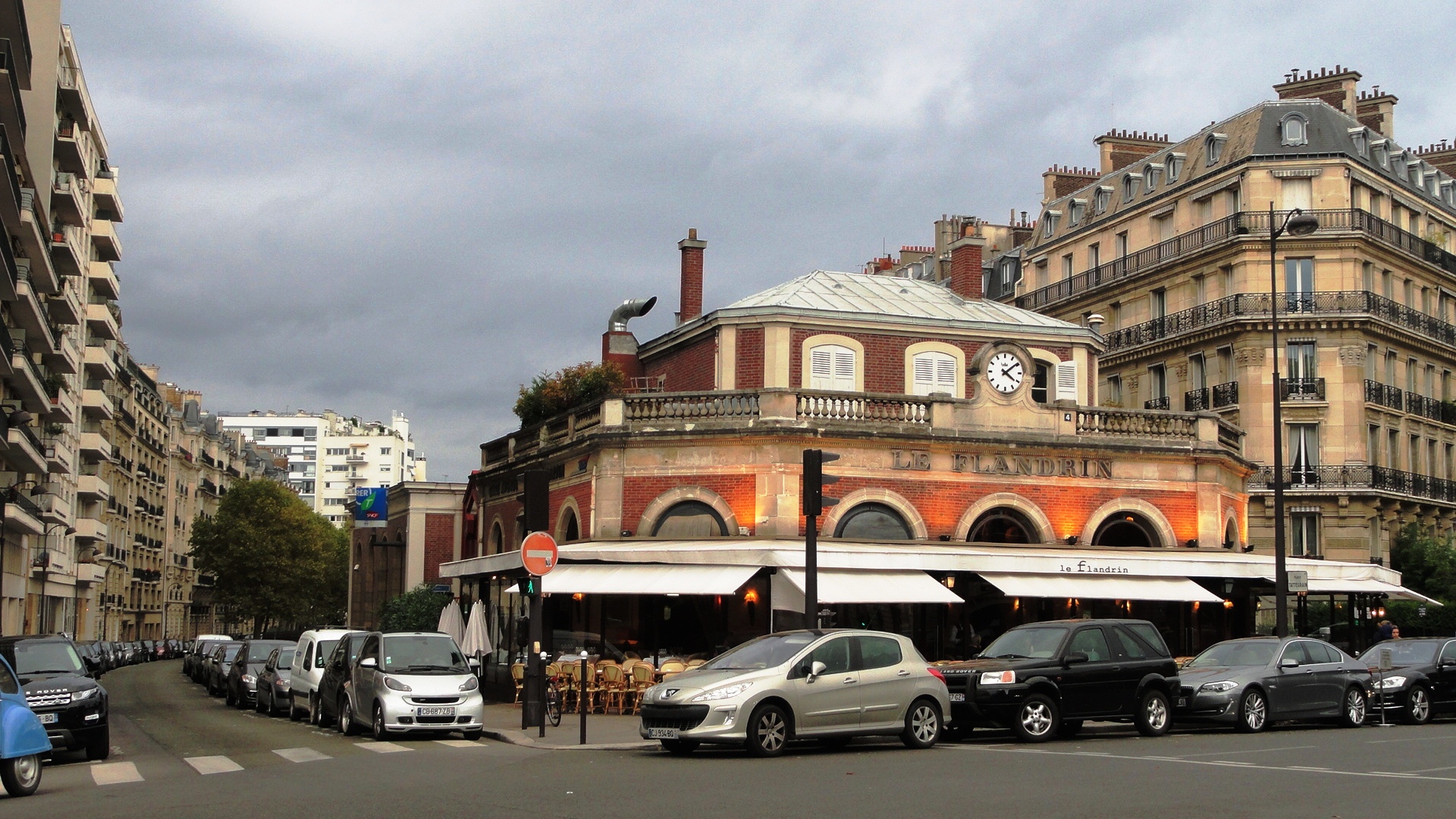 Avenue Henri Martin, Paris 16e - Ancienne gare de la Petite Ceinture