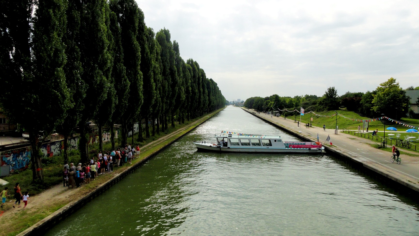 Canal de l'Ourcq - Depuis la passerelle de Bobigny