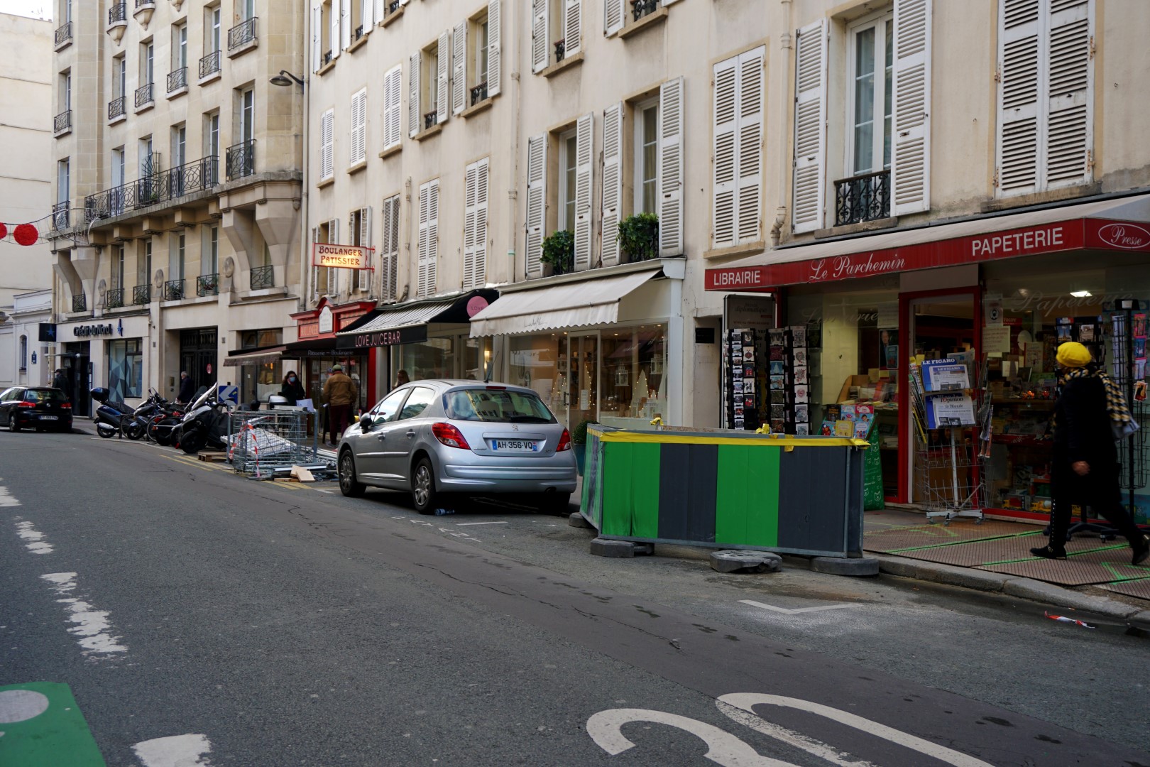 Balade dans le 7e arrondissement de Paris | de Saint Germain des Près au quartier du Gros Caillou - Rue de Grenelle