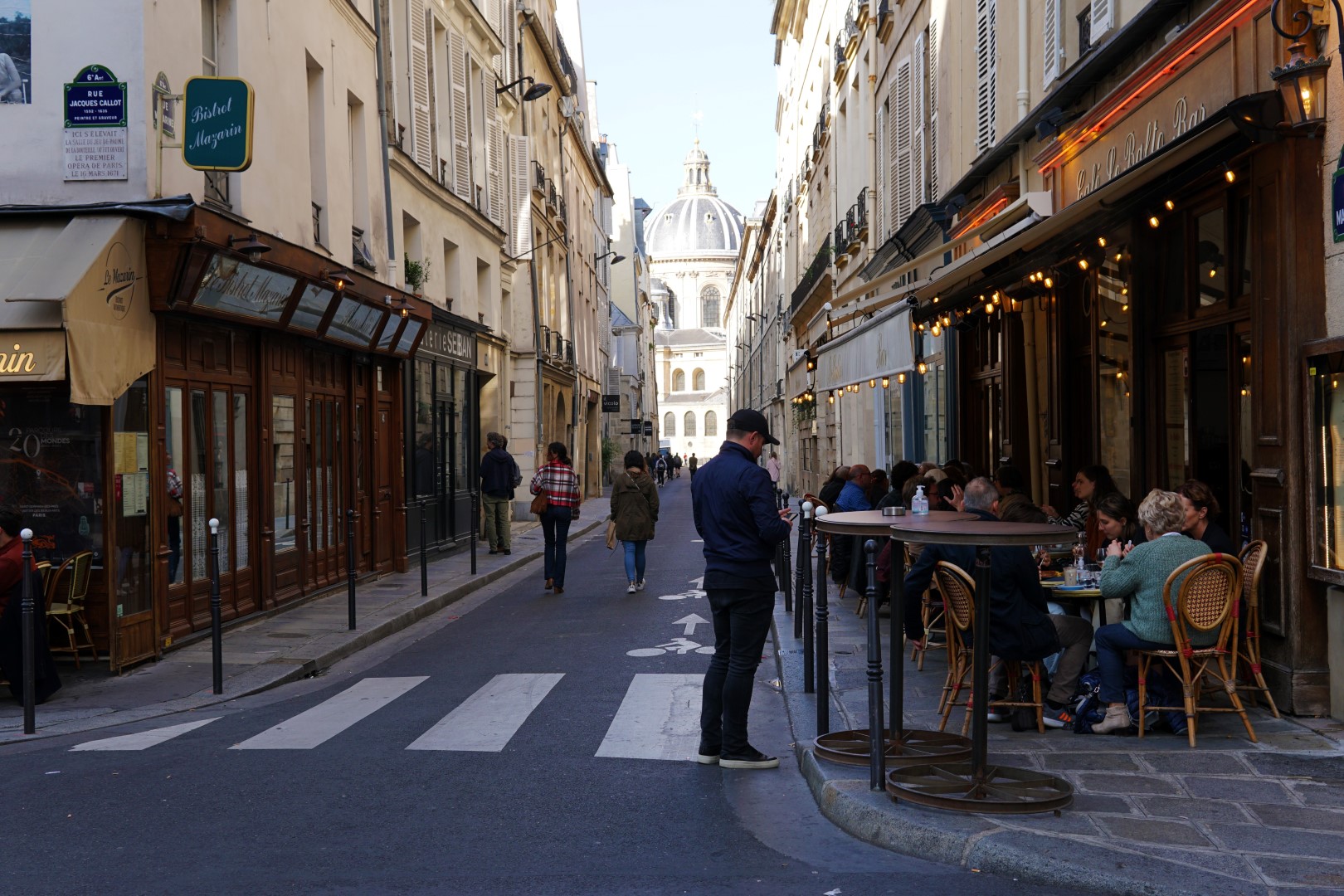 Rue Dauphine - Une balade autour d'Odéon - 5e et 6e arrondissements de Paris