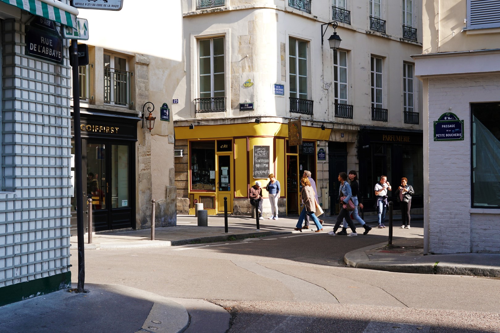 Place Furstemberg - Une balade autour d'Odéon - 5e et 6e arrondissements de Paris