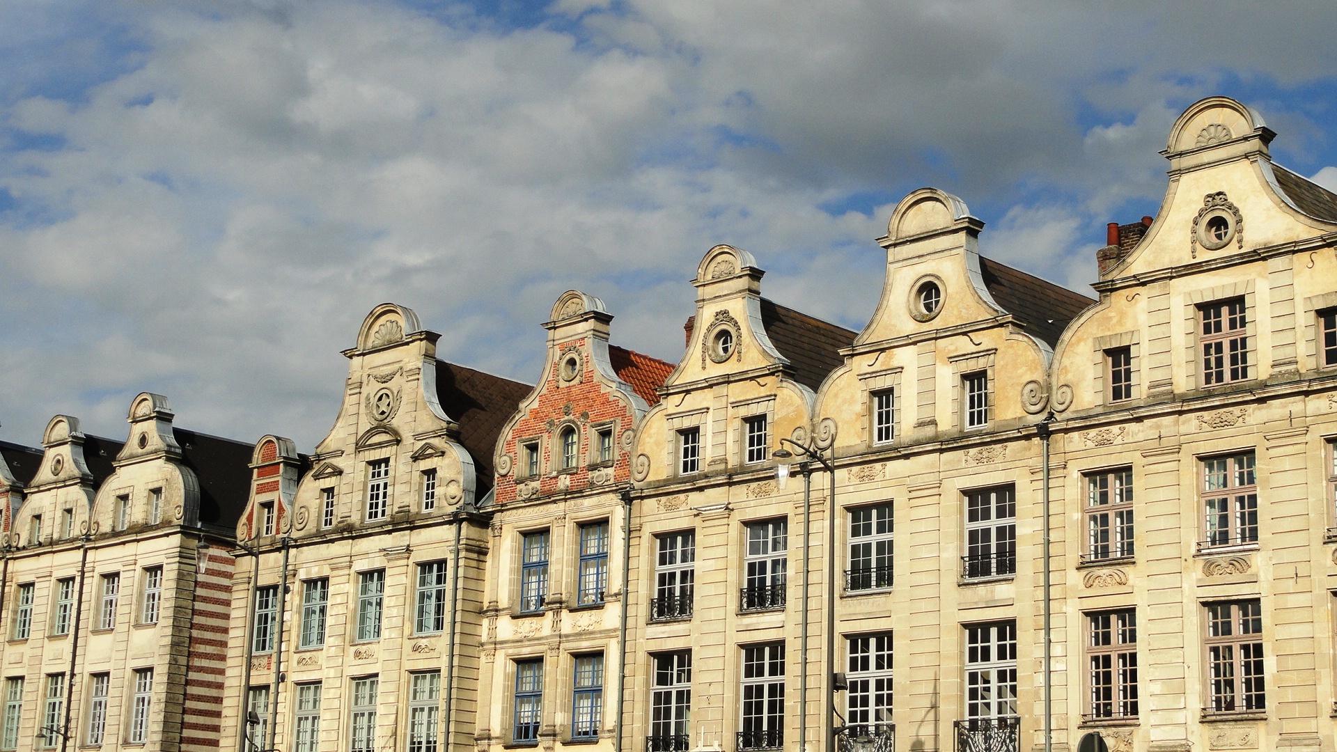 Arras - Place des Héros - Façades
