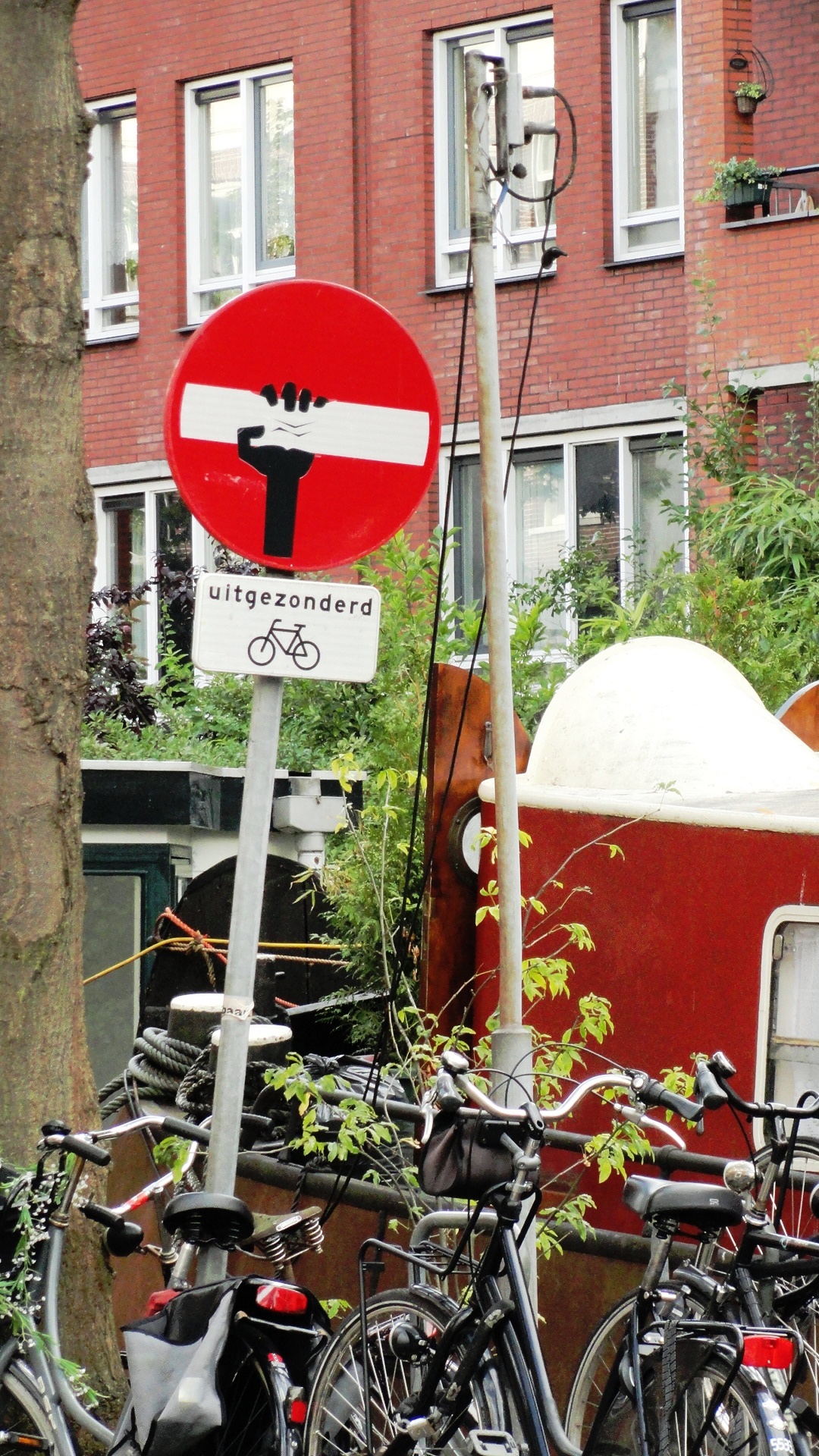 Amsterdam - Street art - Détournement panneaux 